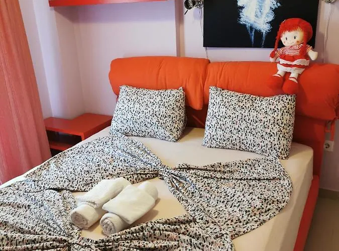 Purple_rose_apartment Case de vacanță *